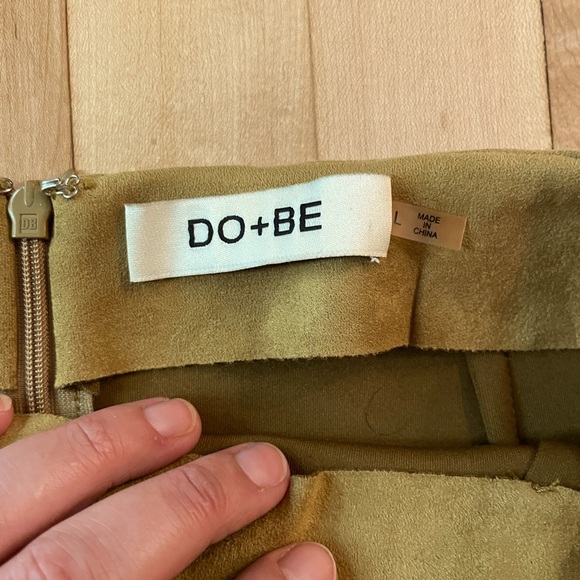 DO+BE Suede Front-Slit Pencil Skirt. Size L (6-8), Very unique piece!! - Picture 4 of 7